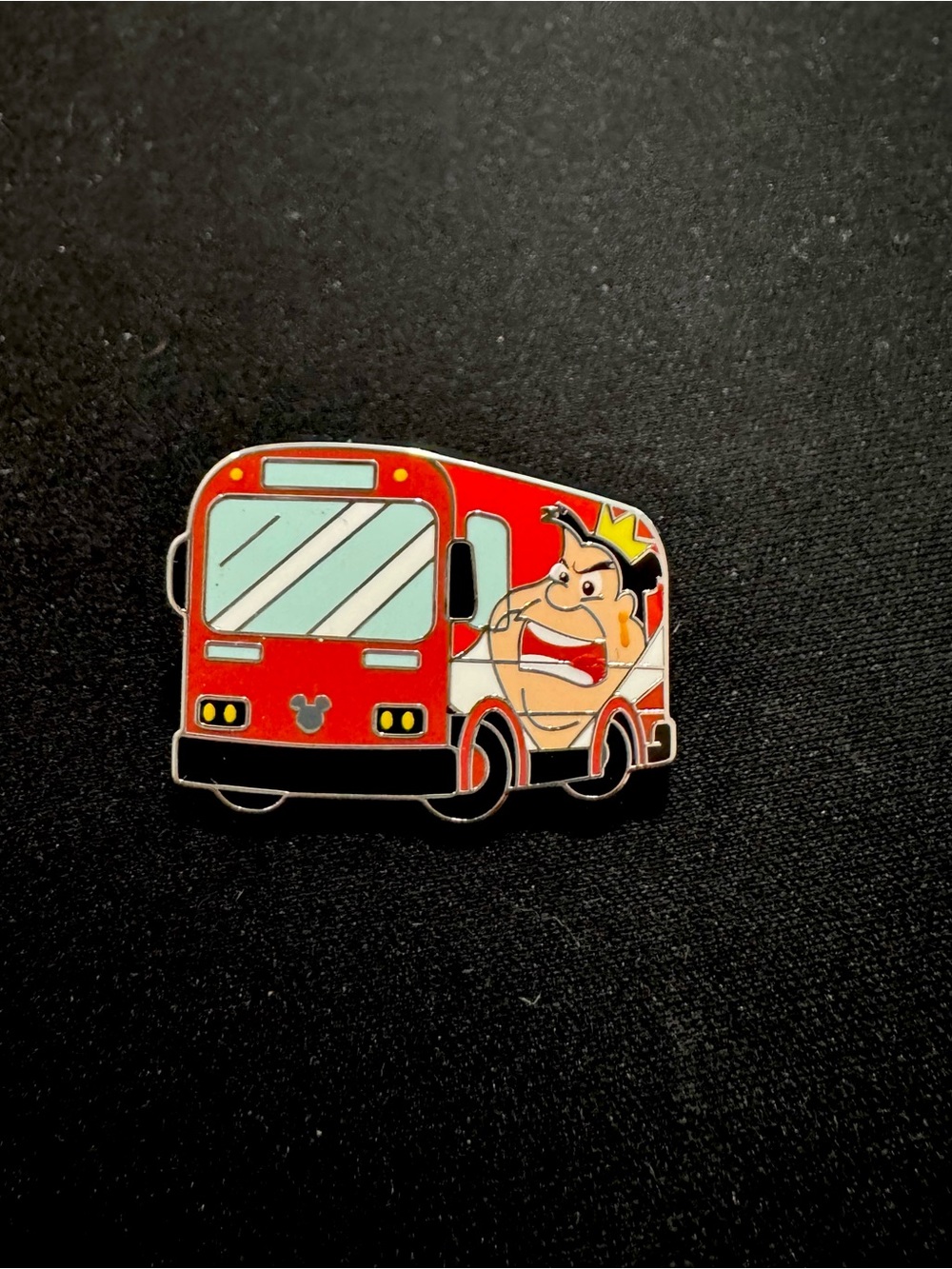Disney Pin Queen Of Hearts Chaser Bus Buses Disneyland Hidden Mickey Wave A 2026